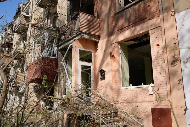 Наслідки ударів КАБами по центральній частині Харкова 5 травня. Фото: Суспільне Харків