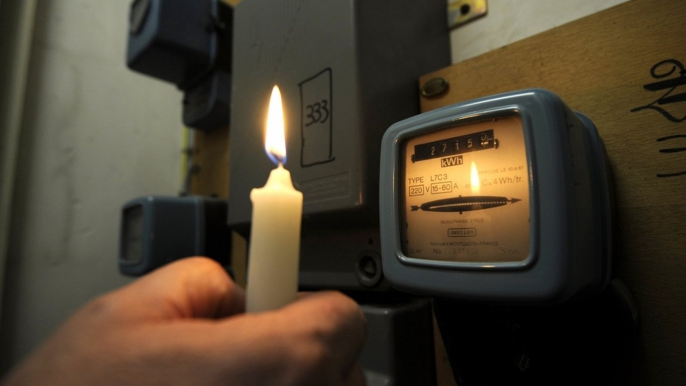 Заборгованість за електрику — через яку суму українців позбавлять послуги