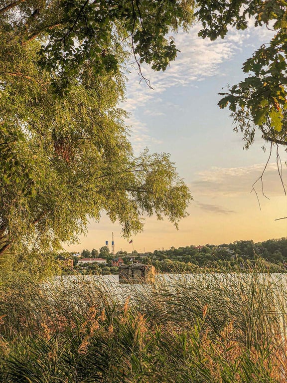 Мальовниче озеро-пам'ятка за пів години їзди від Києва - фото 1