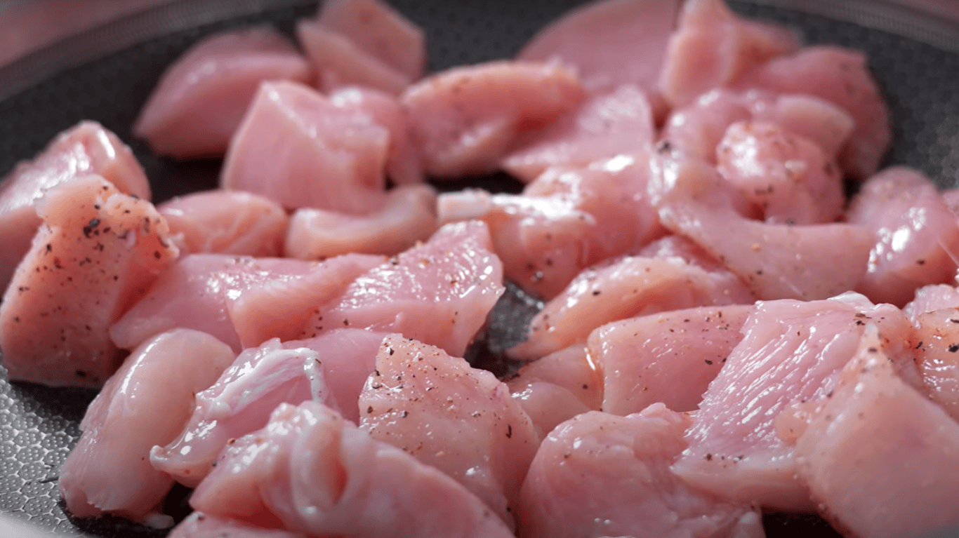 паста Альфредо з куркою та грибами, рецепт, як в ресторані