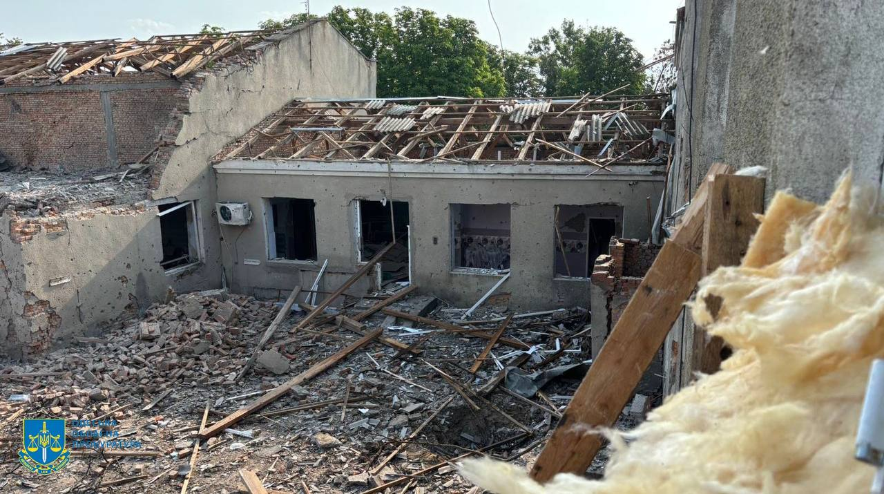 Палали пожежі — наслідки нічної атаки РФ на Одещину (фото) - фото 5