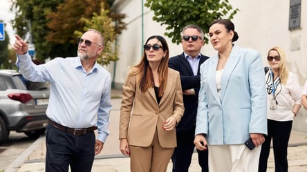 Путін бив дронами Ісуса Христа: Лора Лумер відвідала Києво-Печерську Лавру - 290x166
