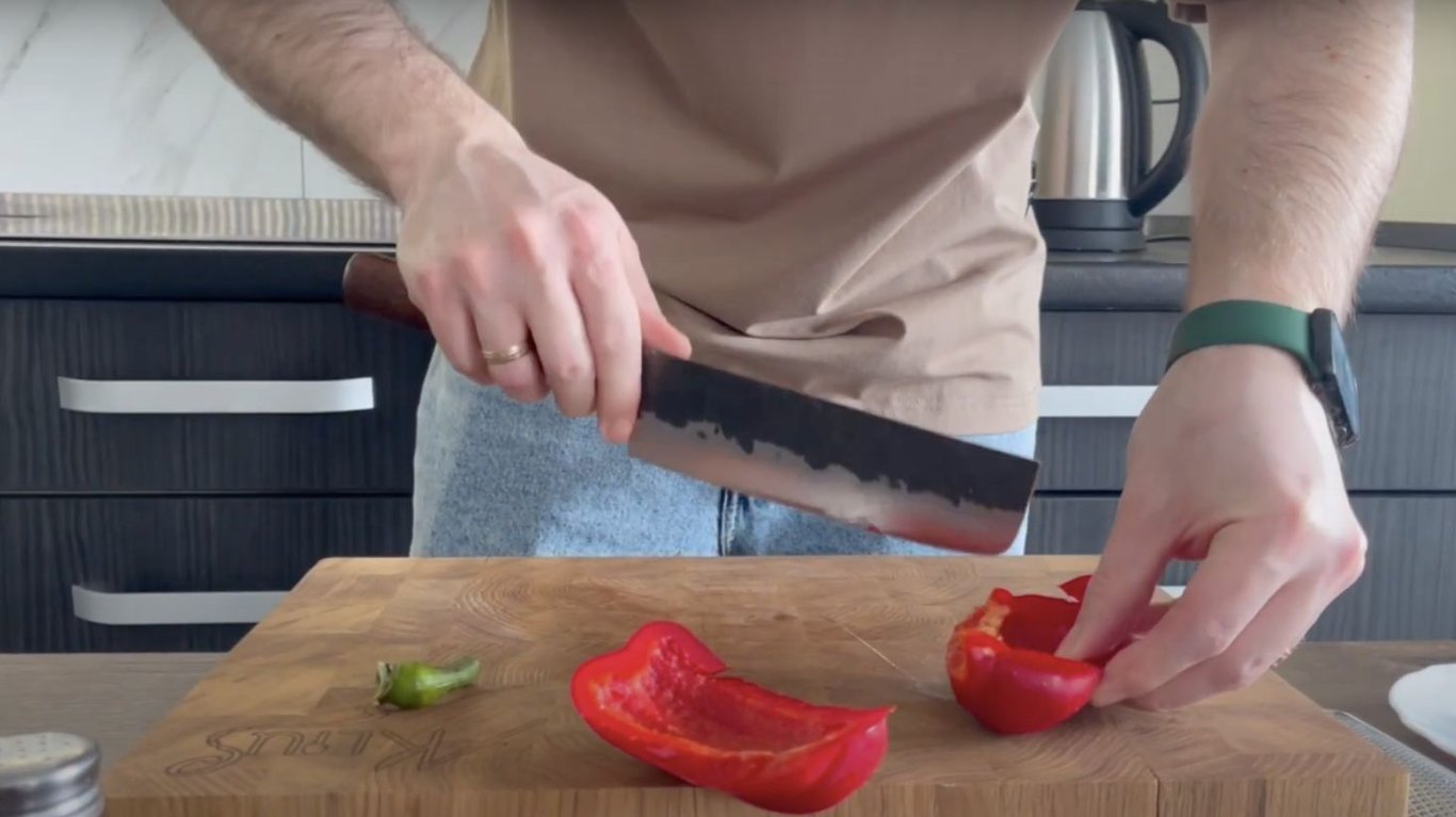 смачний салат до шашлика з цибулею