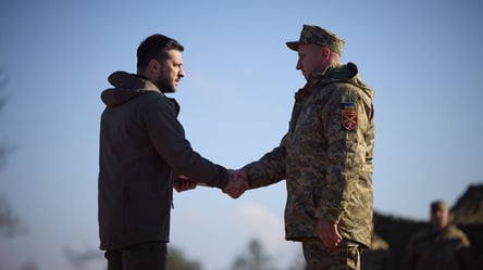 Зеленський нагородив українських військових, які святкують професійні дні - 285x160