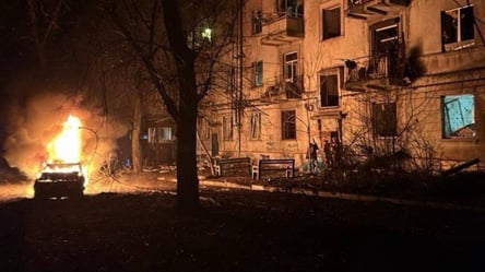 Горят ТЦ и дом, есть пострадавший — последствия обстрела Запорожья - 285x160