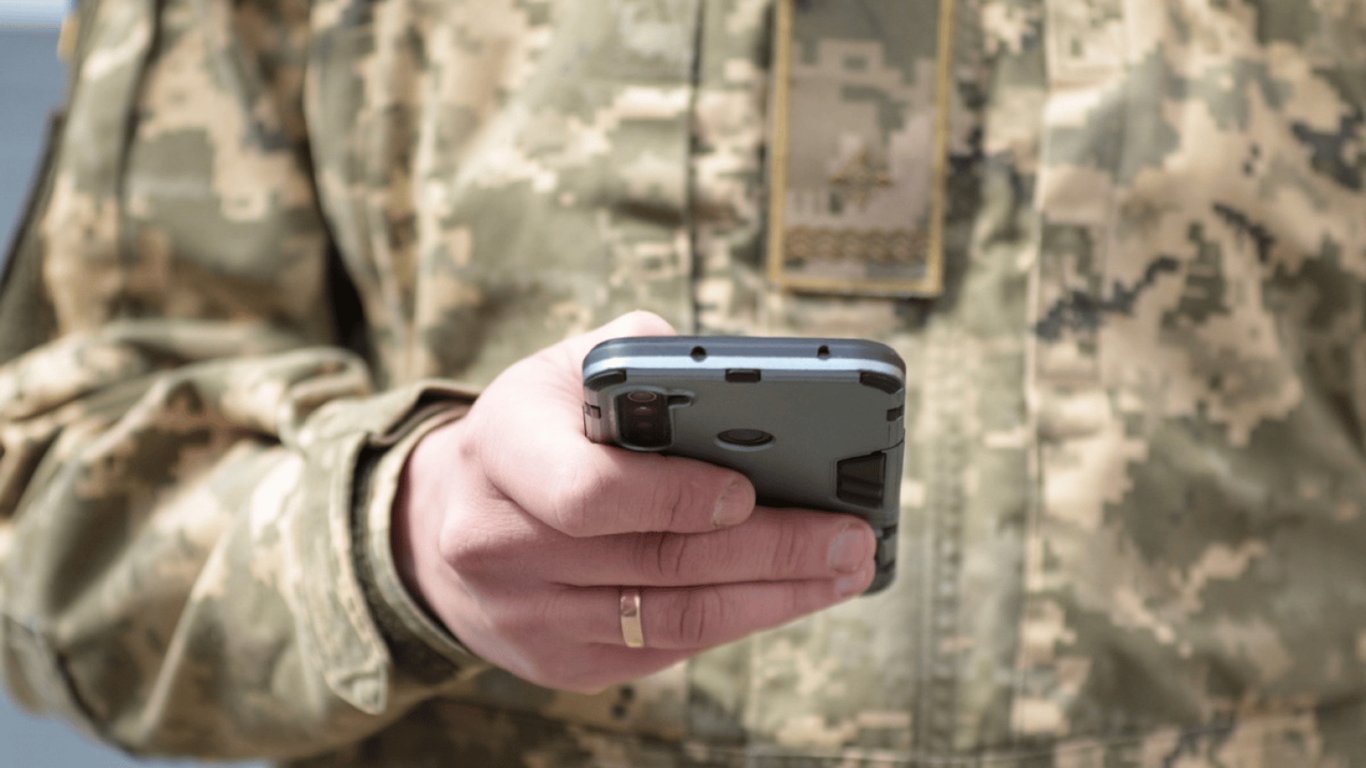 Зачем у мобилизованных забирают телефоны: ответ ТЦК