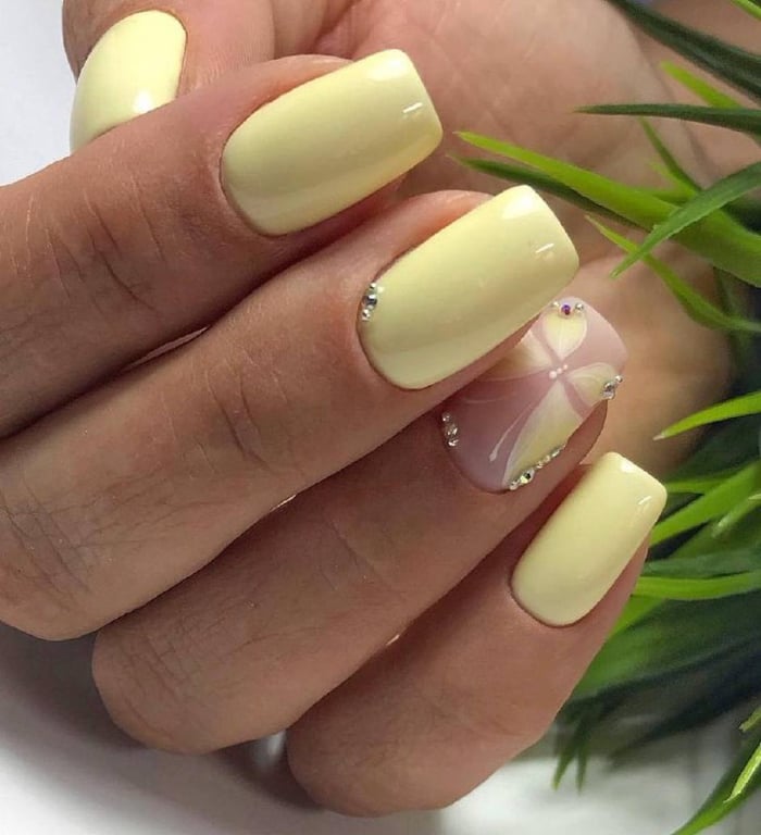 Stylish manicure design for summer