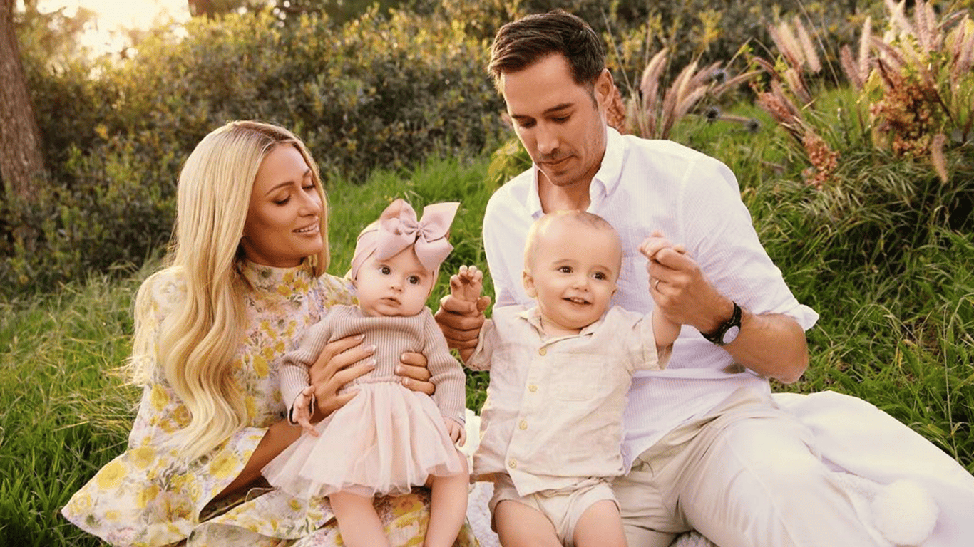 Періс Гілтон з дітьми та чоловіком. Фото: instagram/parishilton