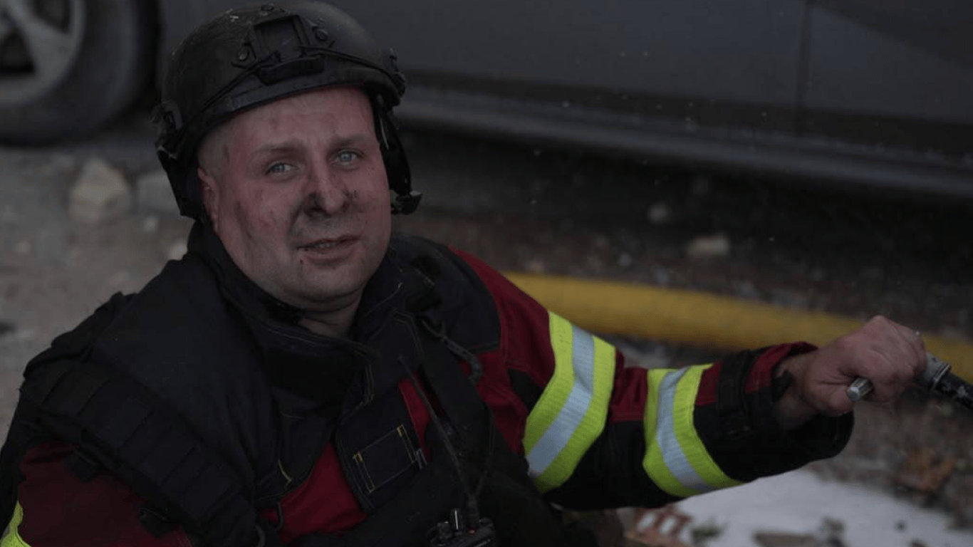 Нічний обстріл Києва: горів ринок, будівлі та загинула людина