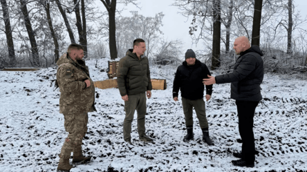 Глава Дніпропетровської ОВА перевірив будівництво фортифікацій - 285x160