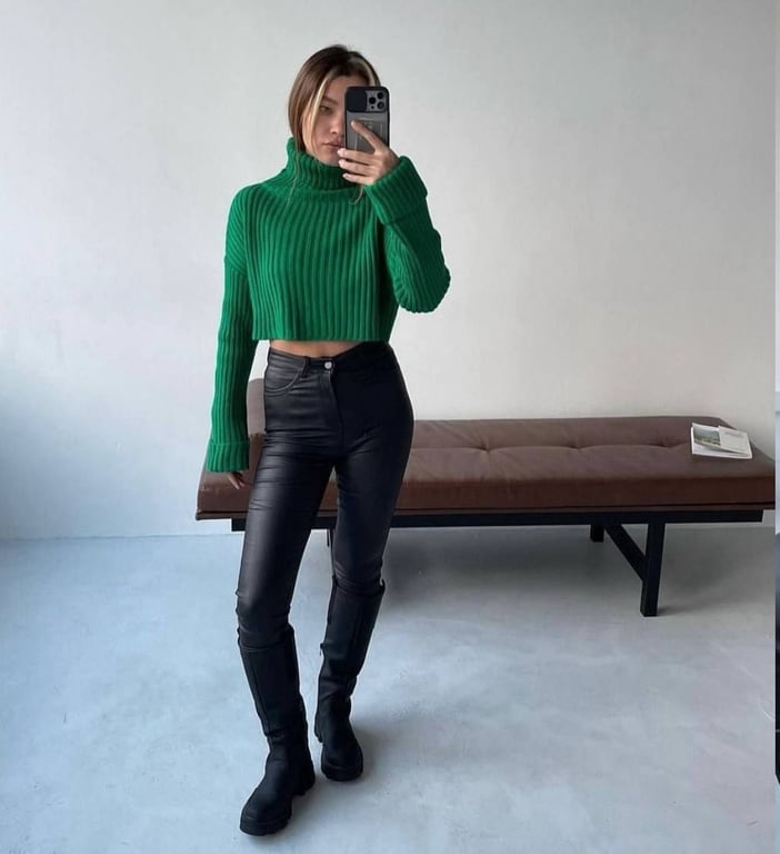 Вузькі шкіряні штани стати антитредом сезону