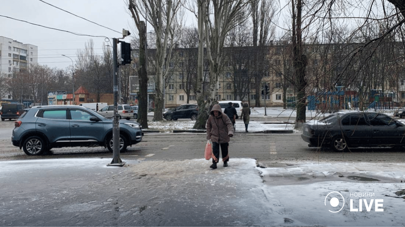 На вихідних в Одесі та області очікують мокрий сніг та сильний вітер