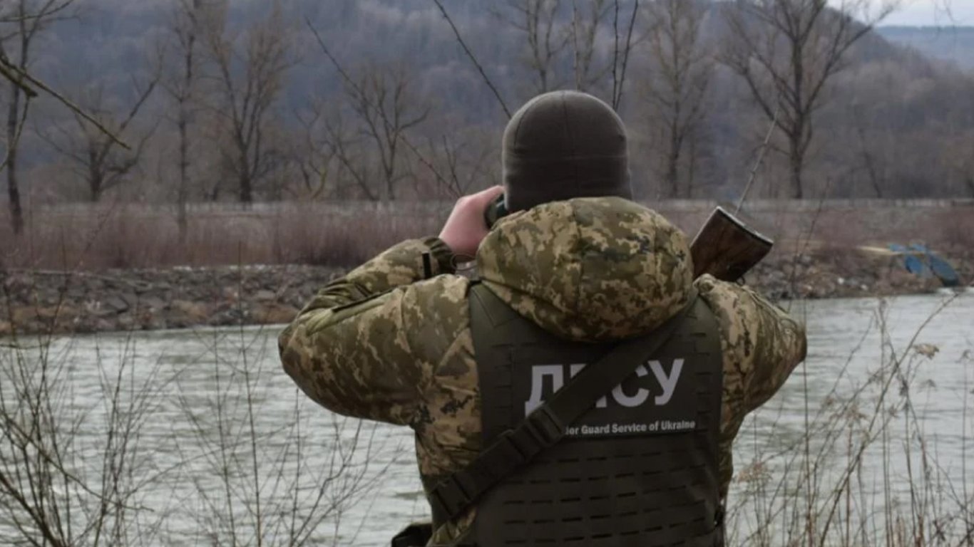 На Буковине мужчина переоделся в пограничника, чтобы помогать уклонистам