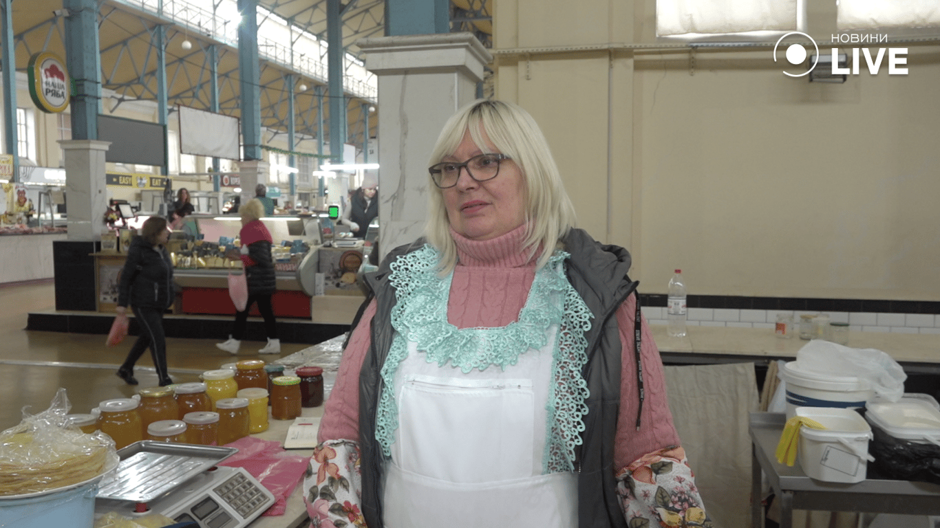 Продавчиня Ольга про асортимент молочки 