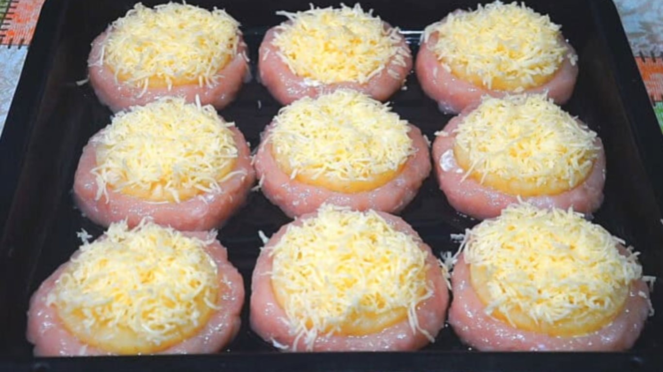 курячі кошики з ананасом та сиром