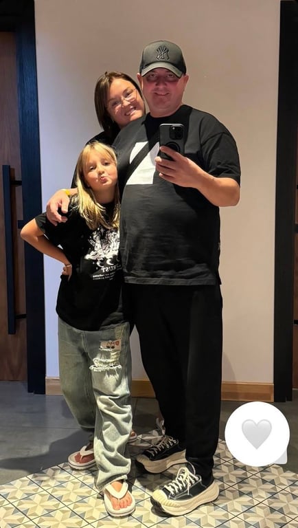 Юрій Ткач з дружиною та донькою