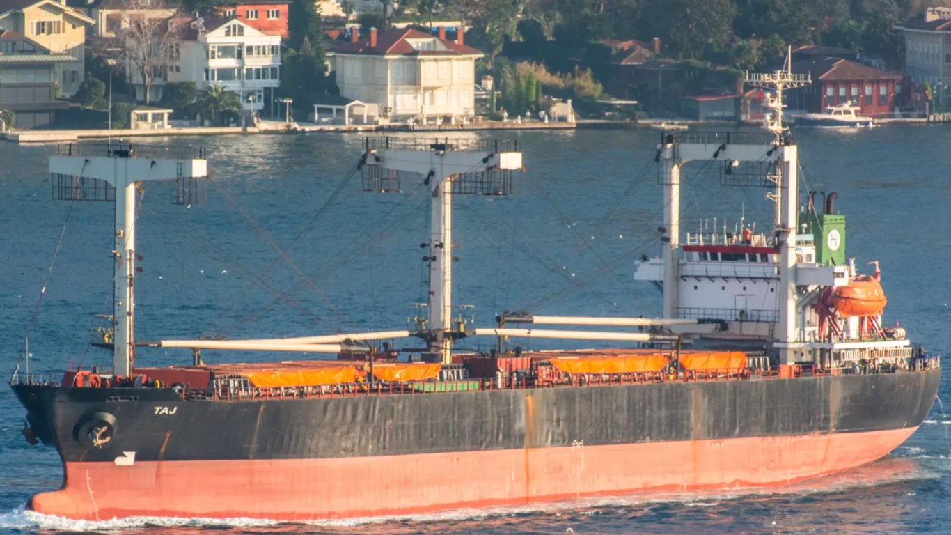 Експорт Чорноморським коридором — скільки суден на завантаженні в портах Одеси