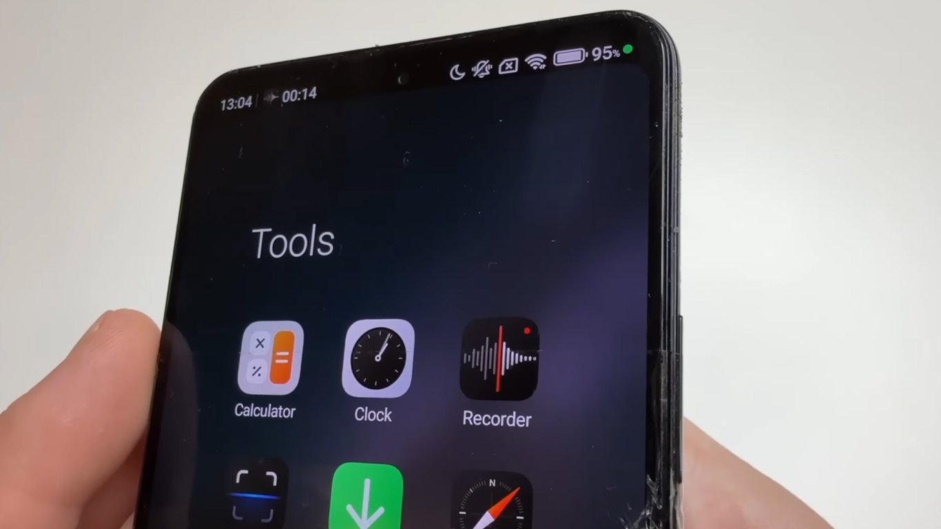 Зеленая точка на экране Android: что она означает и как ее убрать