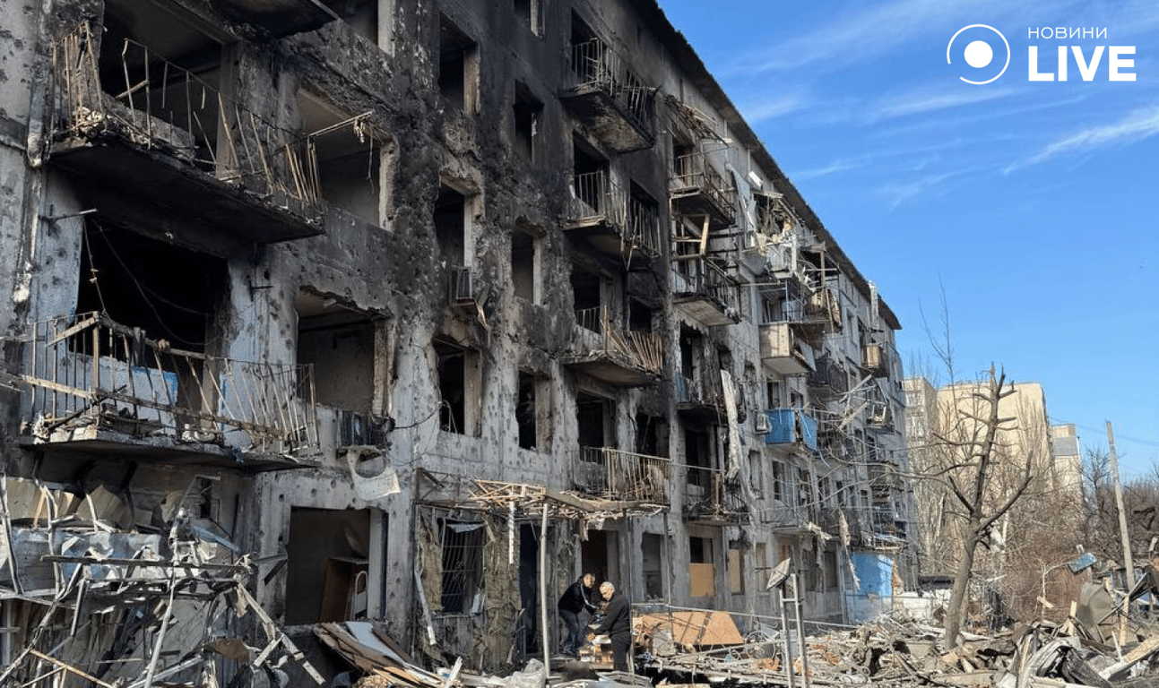 Місце ракетного удару по Добропіллю – вирви та уламки