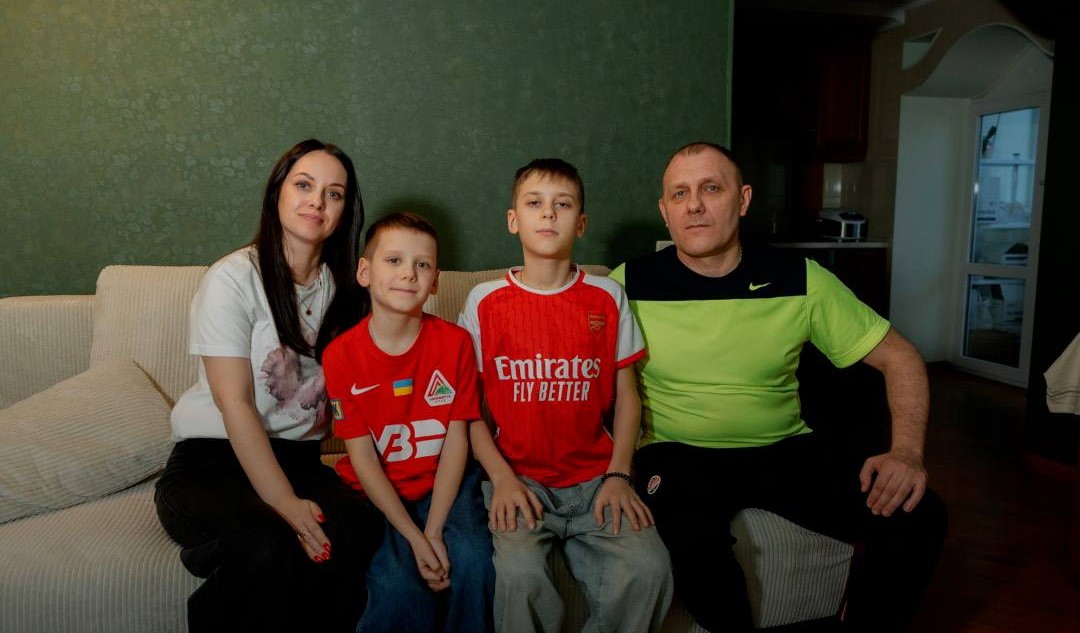 Александр Зинченко подарил квартиру переселенцам