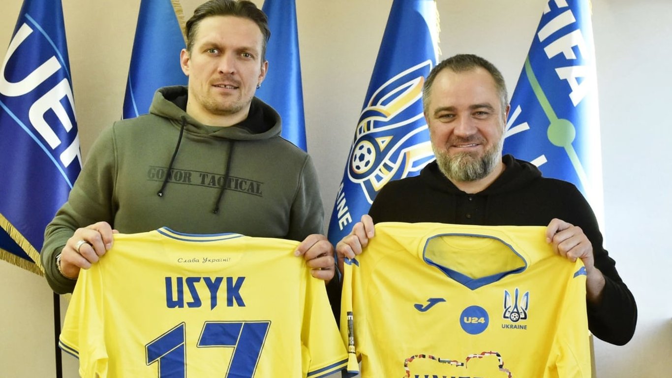 Усик присоединился к сборной Украины по футболу: поможет в отборе на Евро-2024