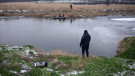 Провалився під лід — на Одещині дістали тіло чоловіка з річки - 285x160