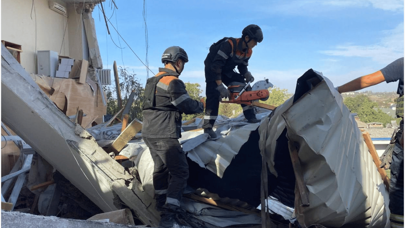 Обстріл Кривого Рогу 27 вересня — з-під завалів дістали тіло жінки