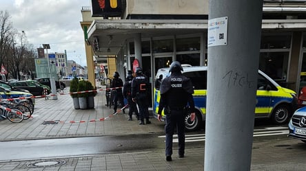 В Германии террорист взял в заложники 11 клиентов аптеки - 285x160