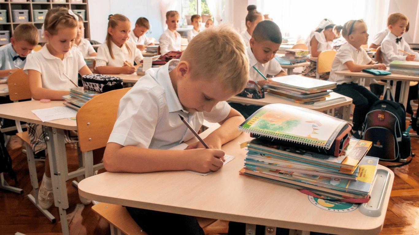 На Одещині оголошено тендер на закупівлю мультимедійного обладнання для школи