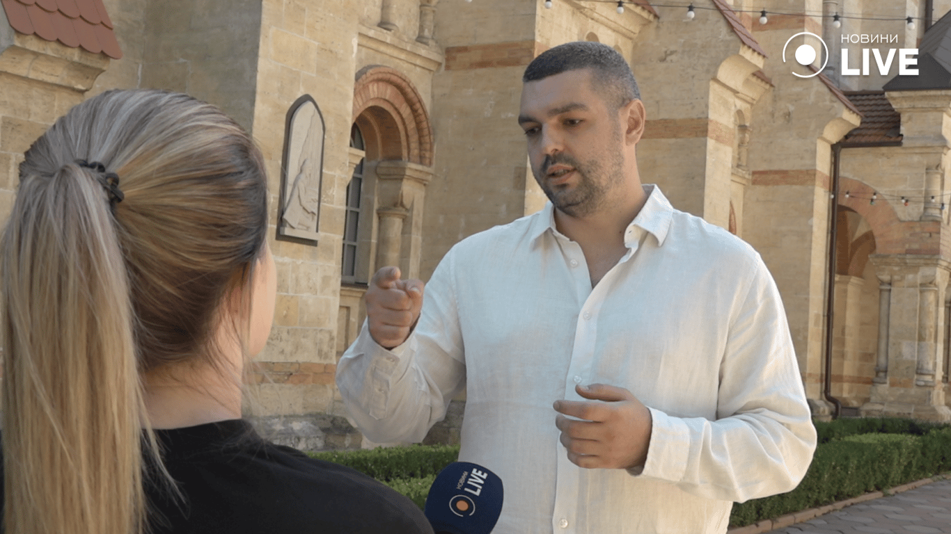 Юрист та представник громадської організації "Історія. Культура. Демократія" Артем Карташов