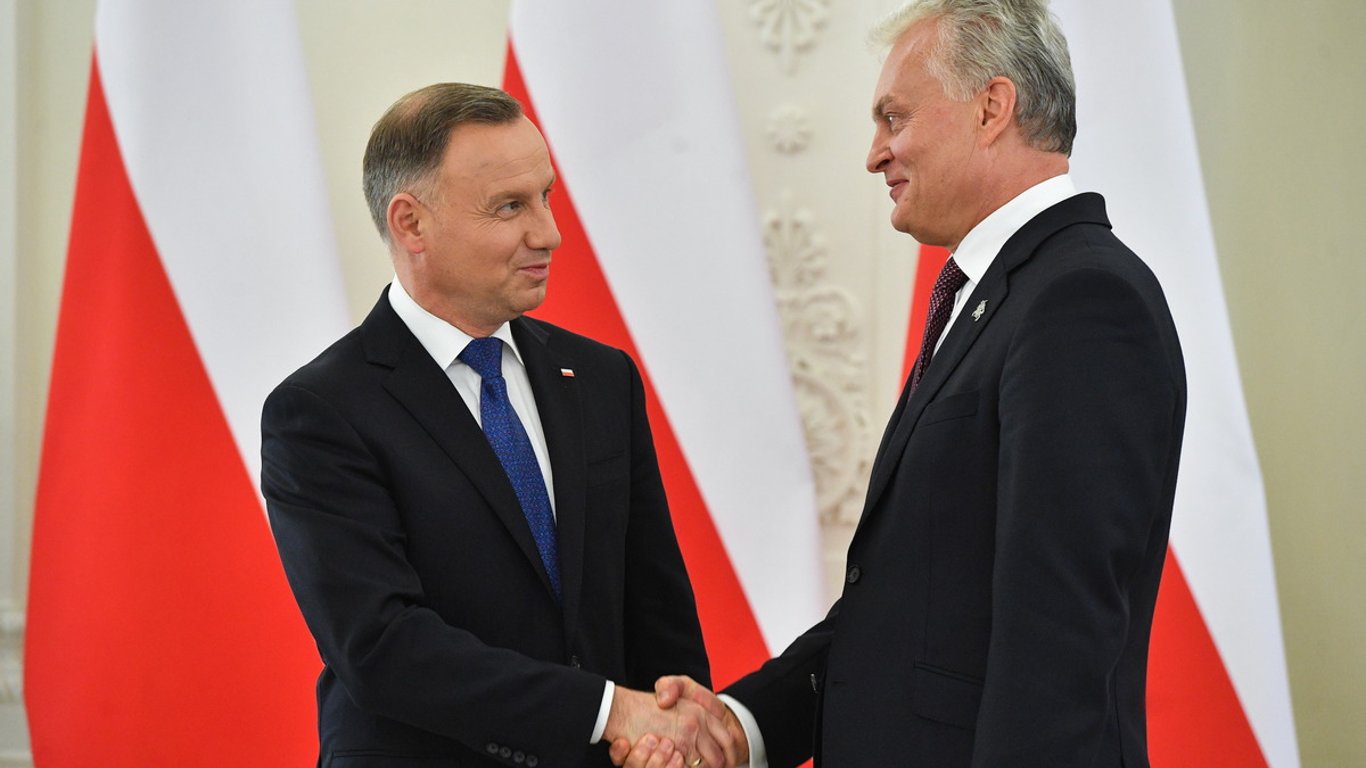 Польша и Литва призывают увеличить санкции против РФ и Белоруси