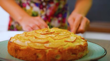 Рецепт яблучного пирога, який простіше шарлотки - 285x160