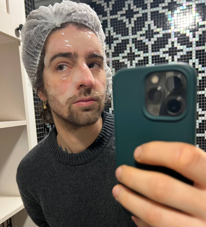 Володимир Дантес сходив у салон краси