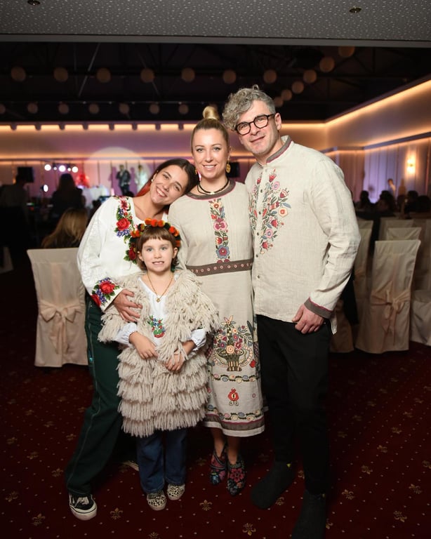 Тоня Матвієнко, Арсен Мірзоян та їхні доньки. Фото: instagram.com/tonya_matvienko/