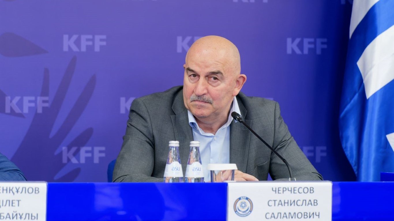 Мовний скандал: російський тренер Черчесов у Казахстані посварився зі ЗМІ