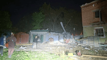 Наслідки атаки на Одещину: пошкоджено будинки, гаражі та склади (фото) - 290x166