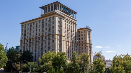 Готелю "Україна" — 65: легендарна висотка на Майдані святкує ювілей - 290x166