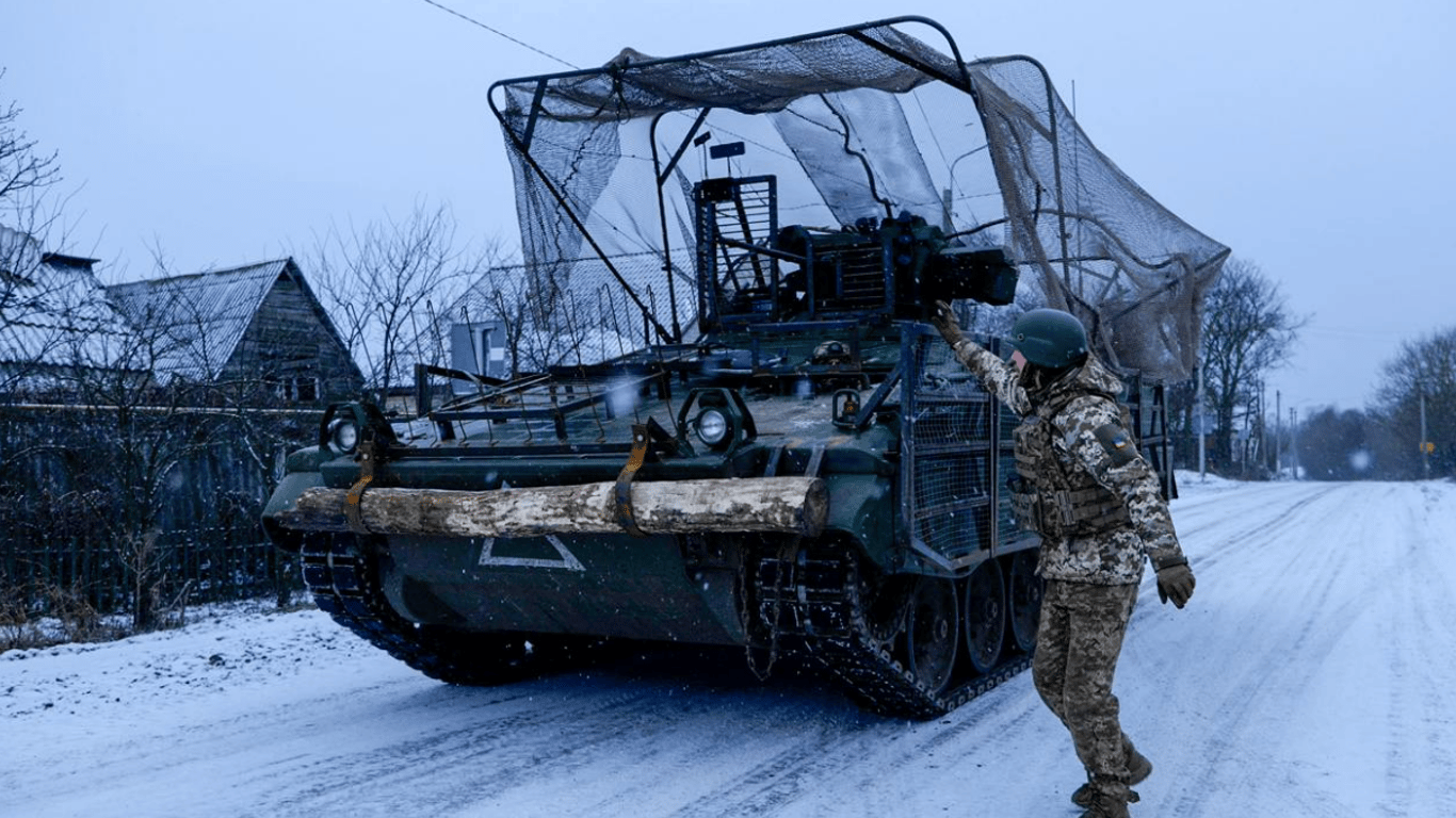 Ukrainian soldiers set up a Christmas tree in Sudja - photos