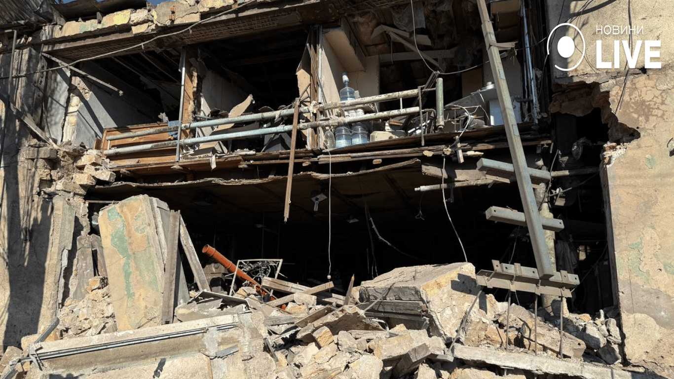 Знищені будинки — з'явилися фото наслідків обстрілу Одеси - фото 7