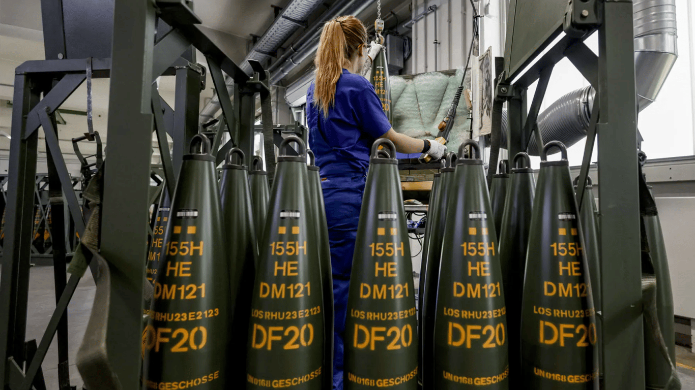 ЄС ухвалив рішення збільшити виробництво боєприпасів та ракет