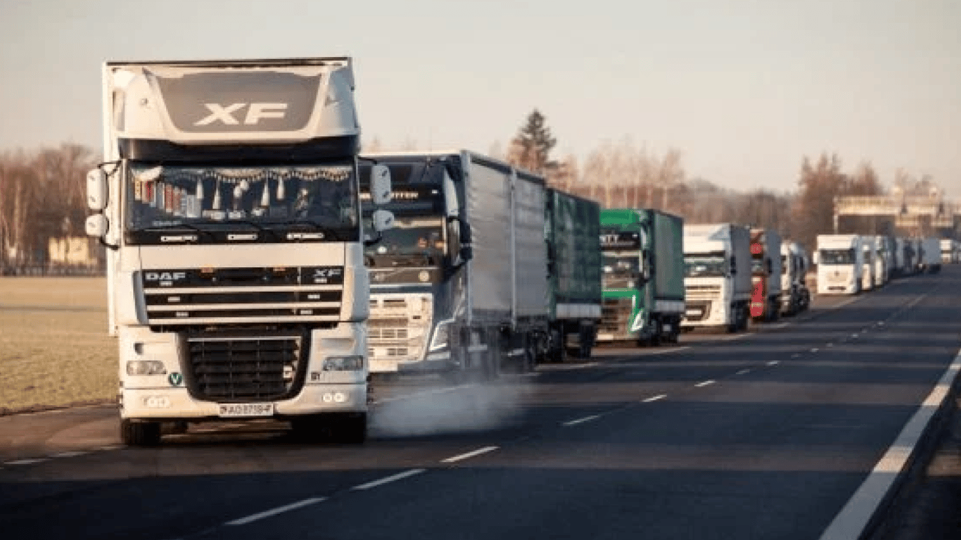 Польські перевізники блокують не всі вантажі на кордоні, — Мінінфраструктури