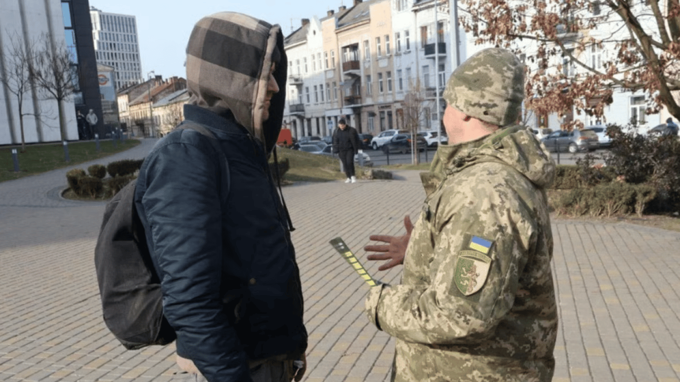 На Черниговщине судили мужчину за организацию схемы для уклонистов