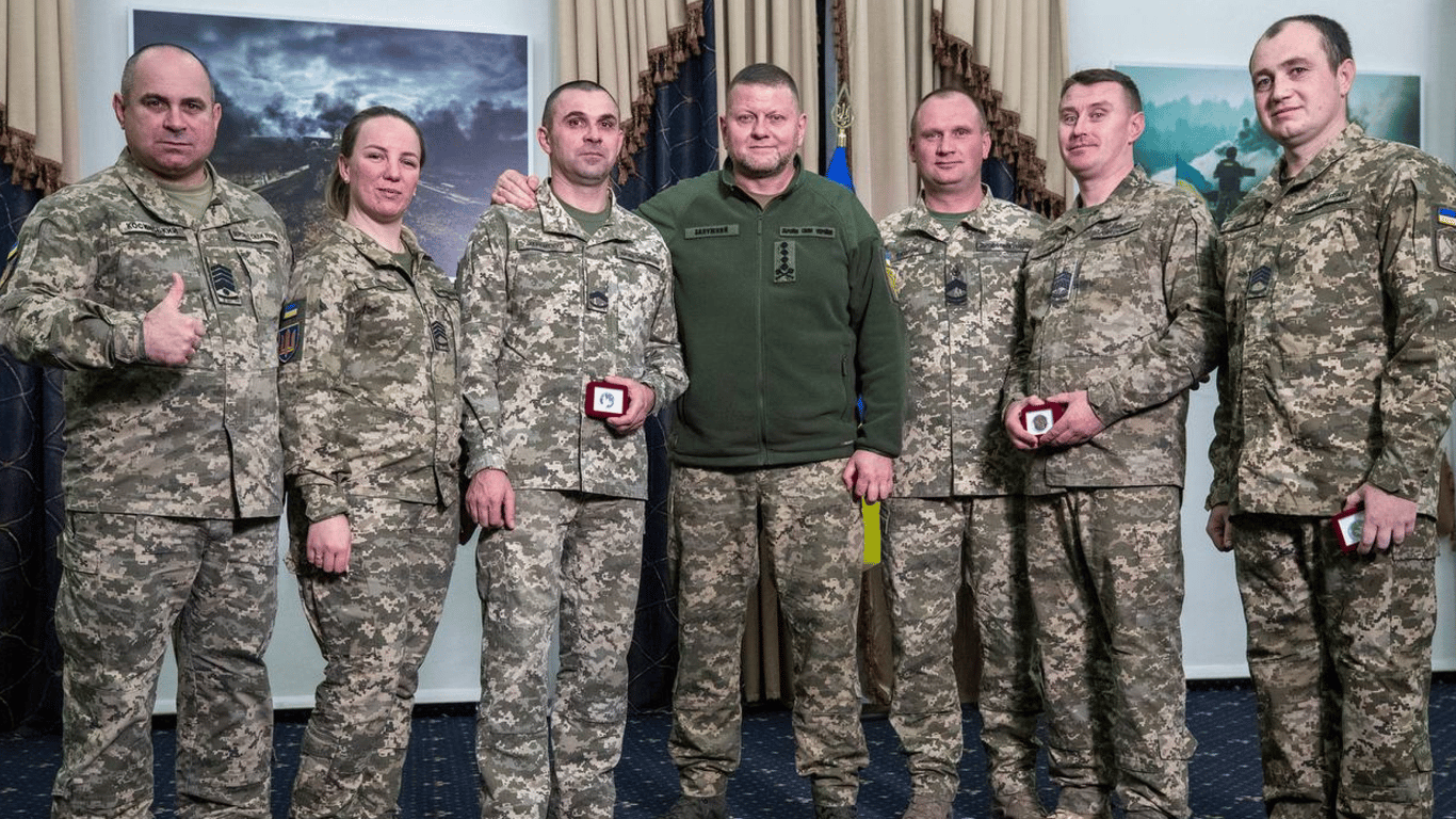 Зеленський та Залужний привітали військових з Днем сержантів і старшин ЗСУ
