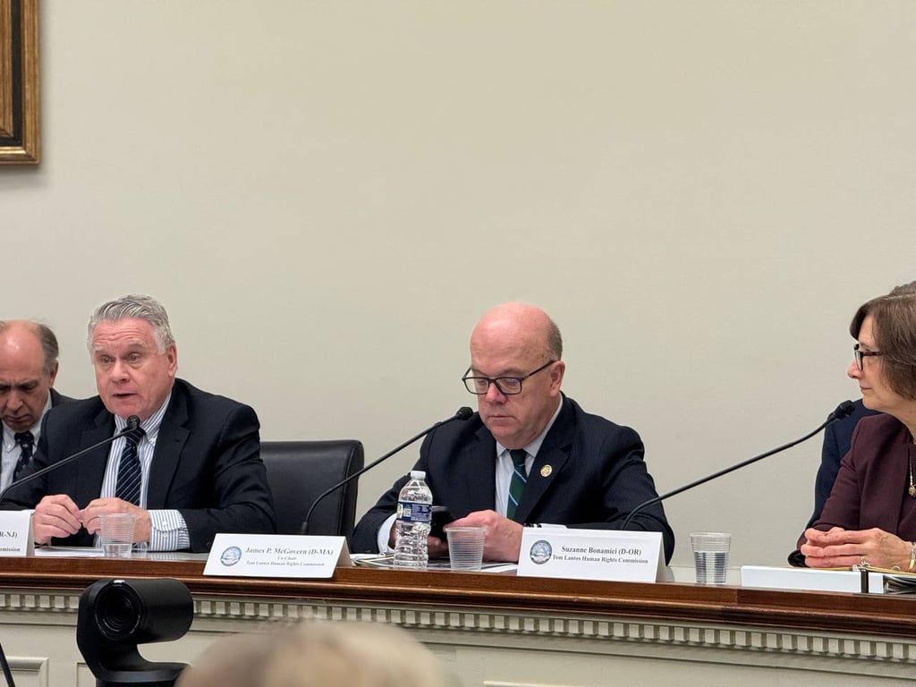 Джим Макговерн во время слушаний