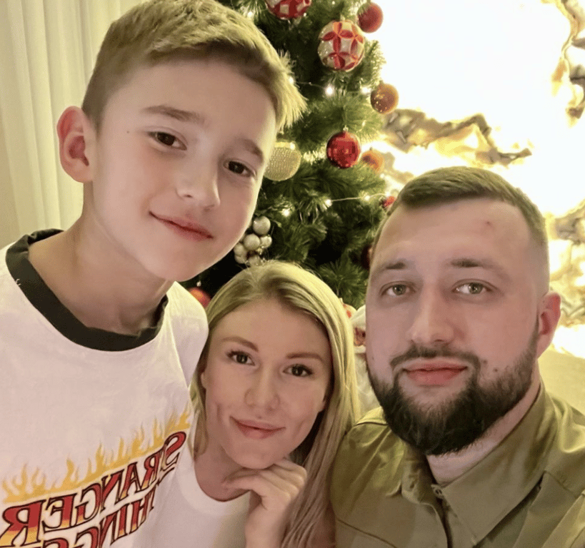 Елена Омаргалиева со своим мужем Тамерланом и сыном Тимуром