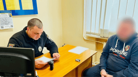 На Одещині чоловік відкрив стрілянину біля магазину — деталі - 285x160