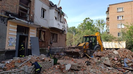 В ГСЧС назвали количество людей, которые могут находиться под завалами дома в Харькове - 285x160