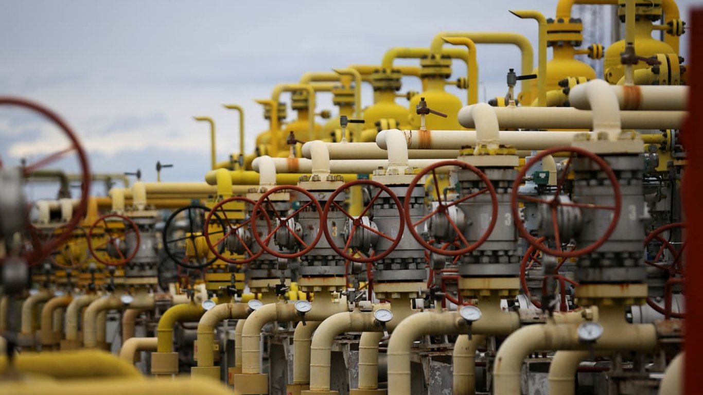 Хранилища газа в ЕС вышли на рекордный уровень: заполнены более чем на половину