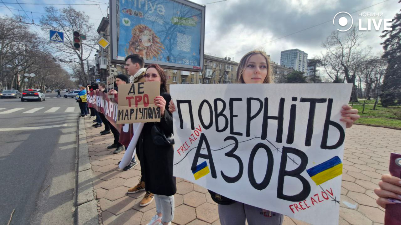 Не мовчи — Одесити стали голосами військовополонених під час мирної акціі - фото 1