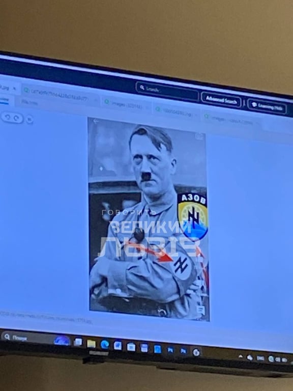 Зображення Гітлера у телефоні Зінченка